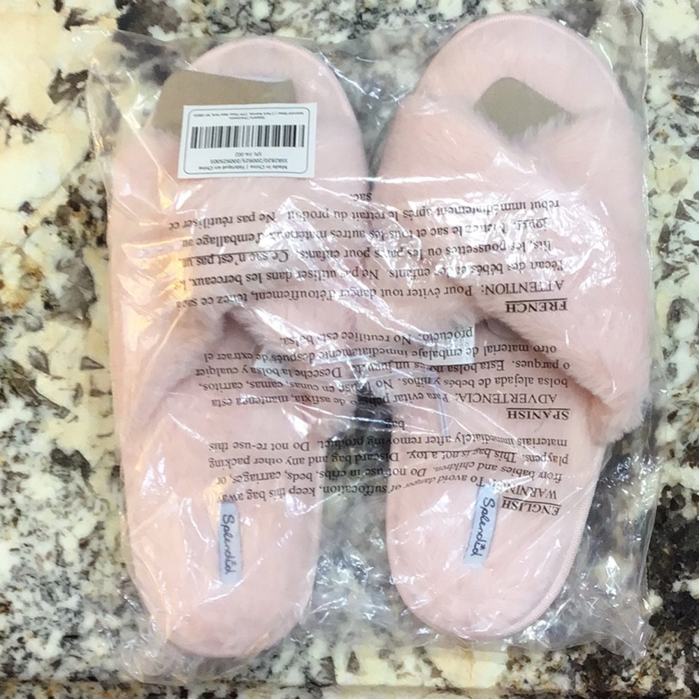 NWT Splendid Slippers Faux Fur Criss Cross Memory Foam M/L